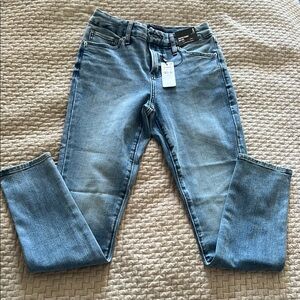 Women’s Express brand skinny jeans NWT!  Size S.